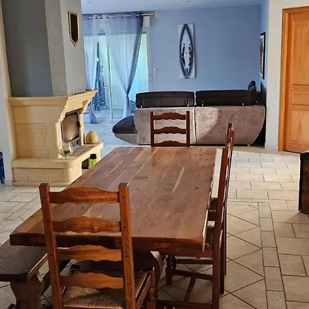 Maison Avec 2 A 9 Personnes *